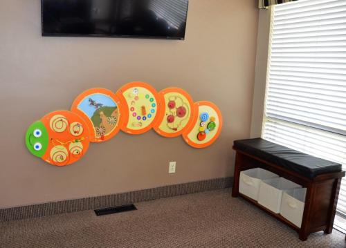 2-Childrens-Play-Area